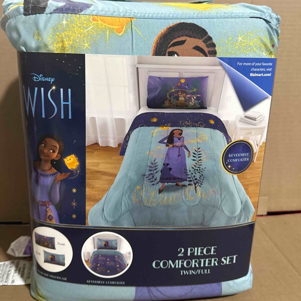 Disney Wish Kids 2-Piece Twin/Full Reversible Comforter and Pillowcase Bedding